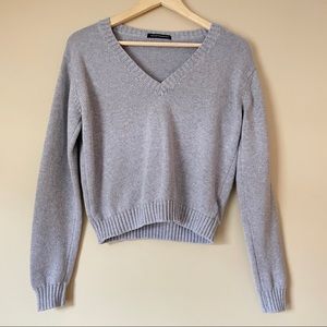 Brandy Melville Gray V-Neck Cropped Sweater